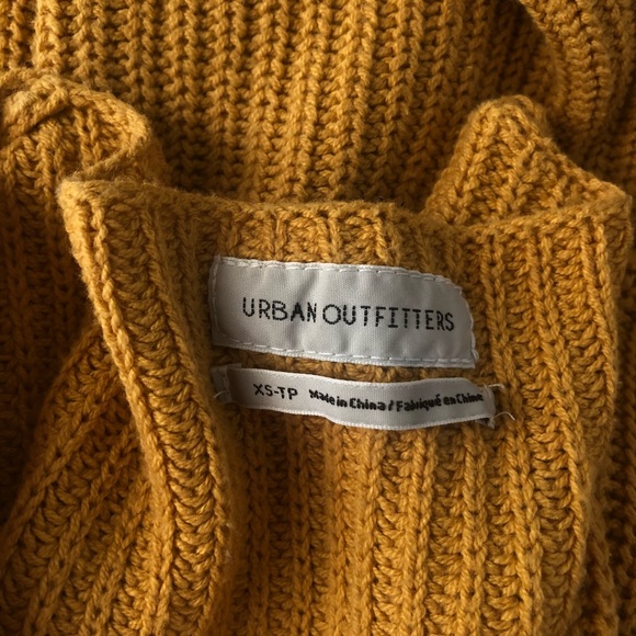 Urban Outfitters oversized mustard v neck sweater - Picture 4 of 4